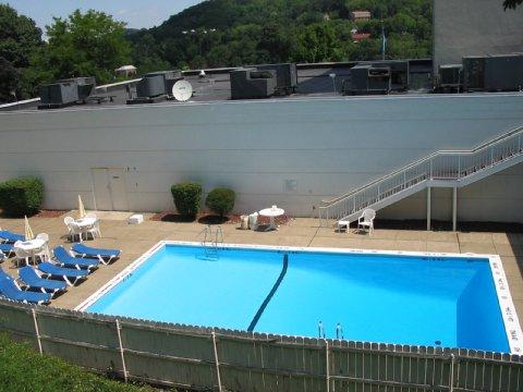 La Quinta Inn & Suites Pittsburgh North McCandless Township Esterno foto