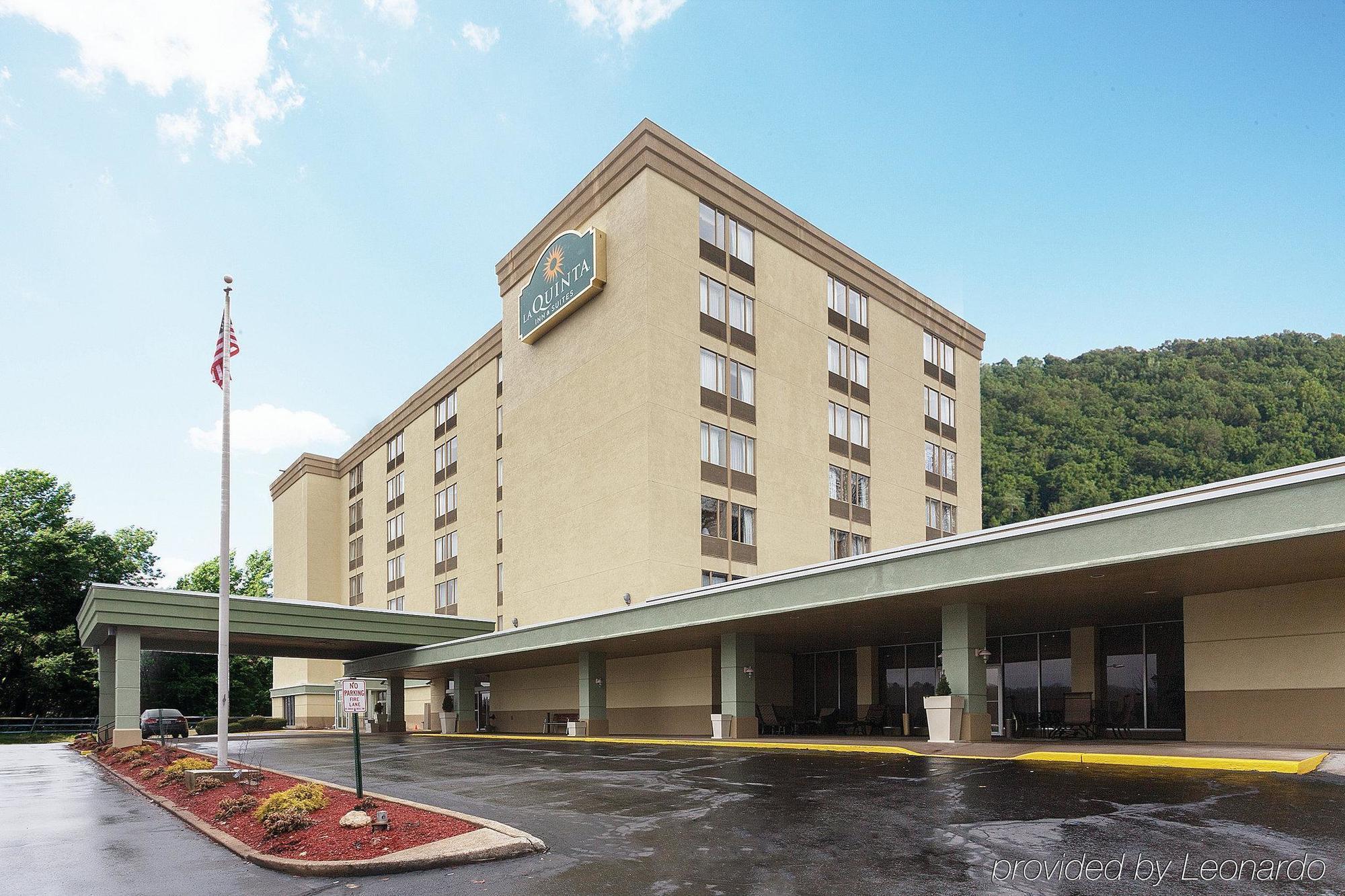 La Quinta Inn & Suites Pittsburgh North McCandless Township Esterno foto