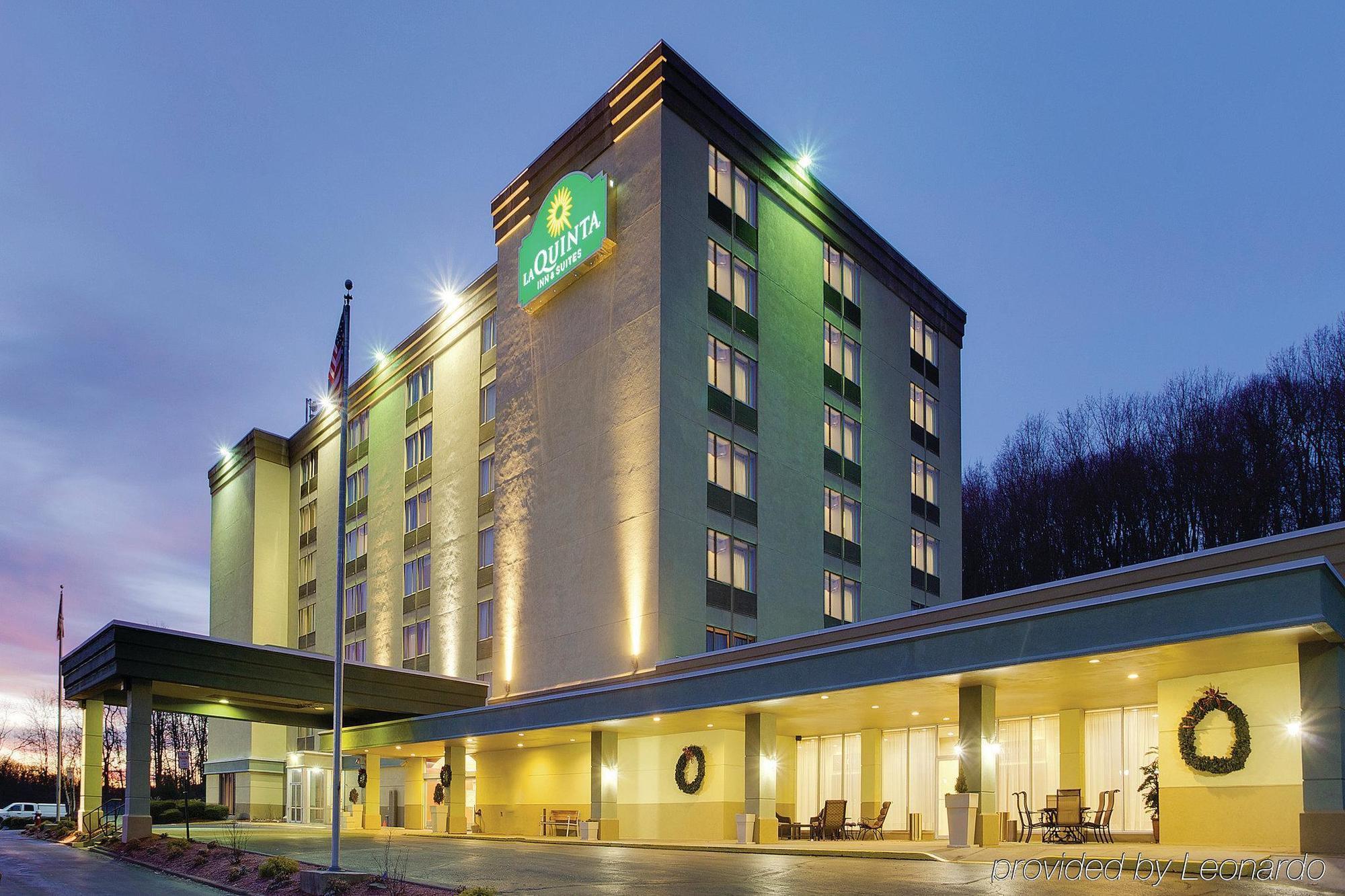 La Quinta Inn & Suites Pittsburgh North McCandless Township Esterno foto