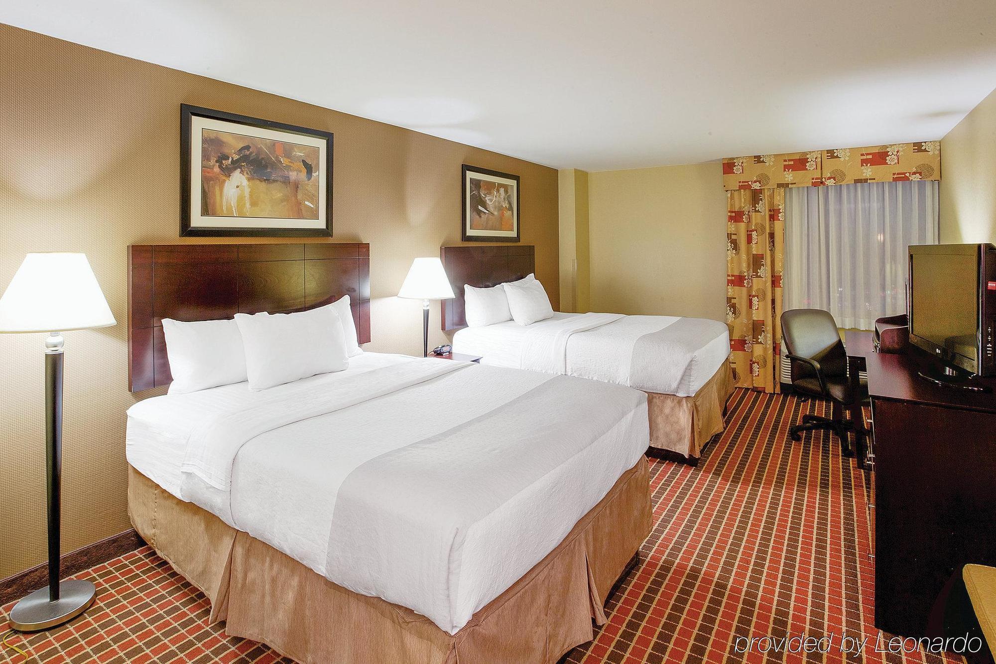 La Quinta Inn & Suites Pittsburgh North McCandless Township Esterno foto