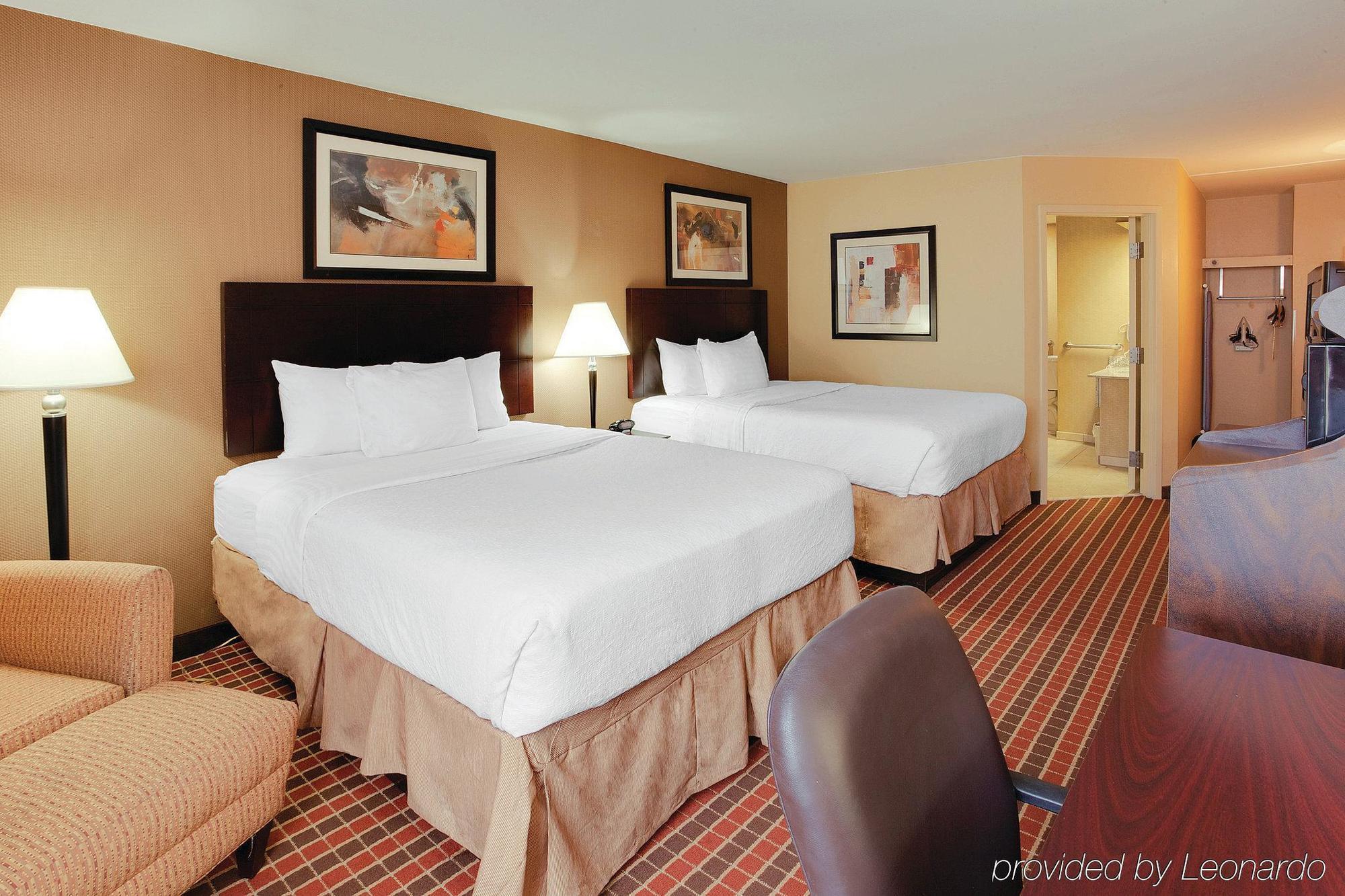 La Quinta Inn & Suites Pittsburgh North McCandless Township Esterno foto